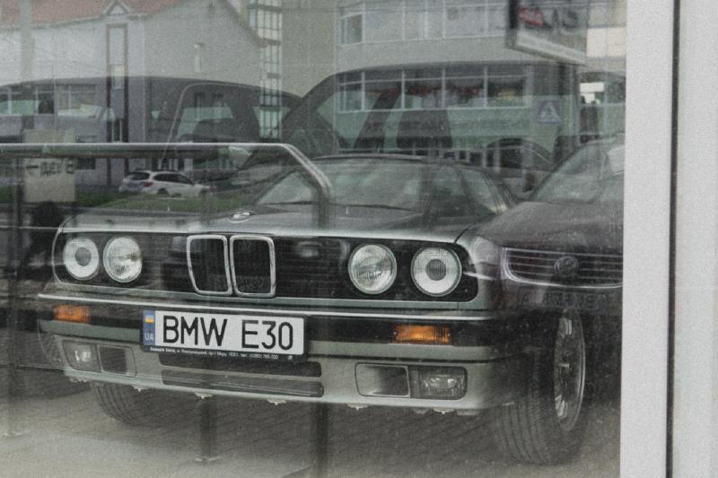 BMW-E30-W.jpg