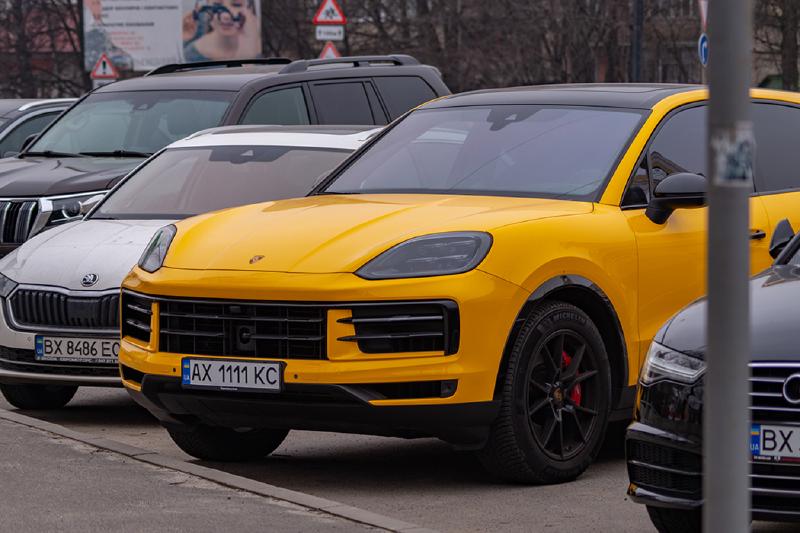 Porshe-Cayenne-АХ1111КС.jpg