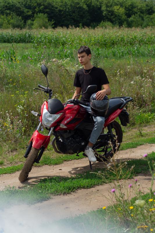 Moto-MS-04.jpg